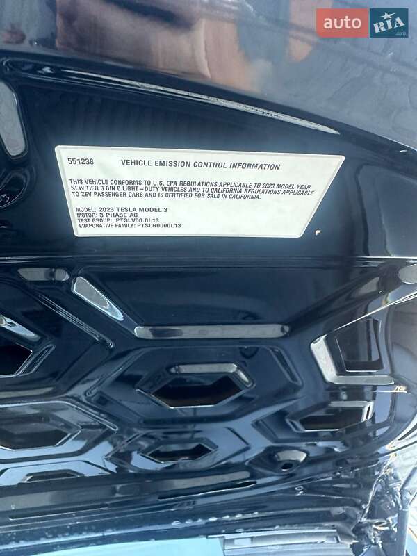 Седан Tesla Model 3 2023 в Луцке