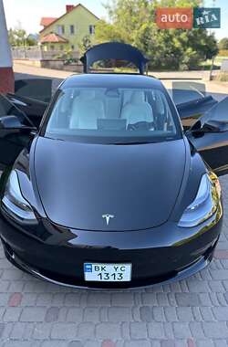 Седан Tesla Model 3 2023 в Луцке