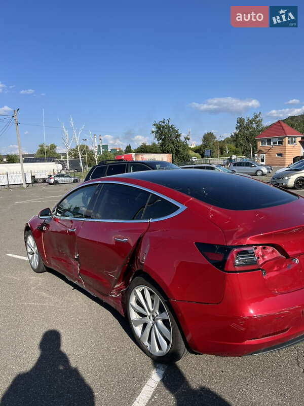 Седан Tesla Model 3 2019 в Киеве