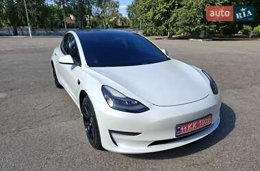 Седан Tesla Model 3 2021 в 