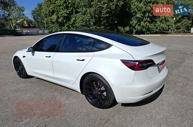 Седан Tesla Model 3 2021 в 