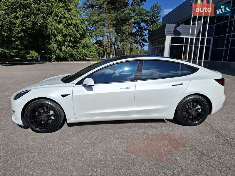 Седан Tesla Model 3 2021 в Харькове