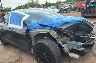Седан Tesla Model 3 2021 в 