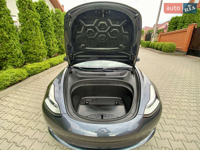 Седан Tesla Model 3 2018 в Хмельницькому