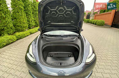 Седан Tesla Model 3 2018 в 