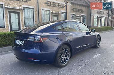 Седан Tesla Model 3 2021 в 