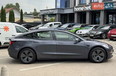 Седан Tesla Model 3 2022 в 