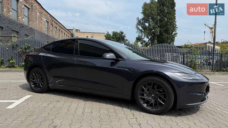 Седан Tesla Model 3 2024 в Киеве
