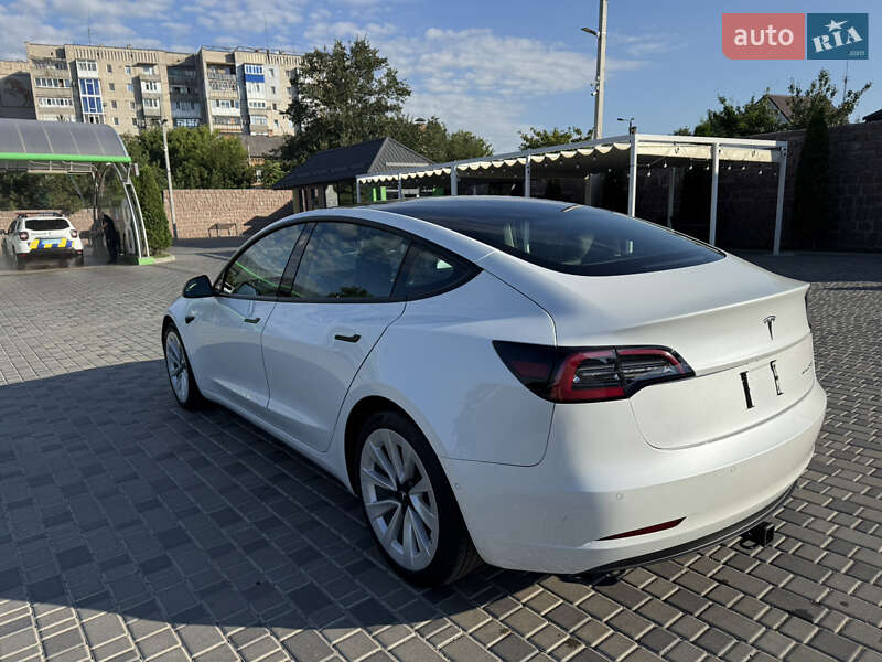 Седан Tesla Model 3 2021 в Кропивницком