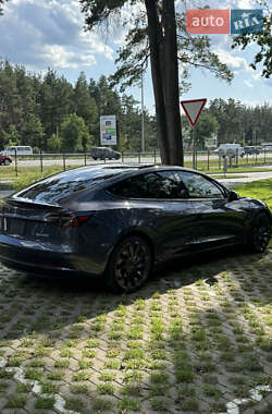 Седан Tesla Model 3 2023 в 