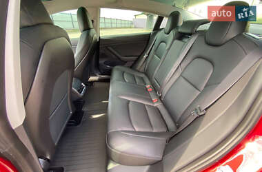 Седан Tesla Model 3 2020 в 
