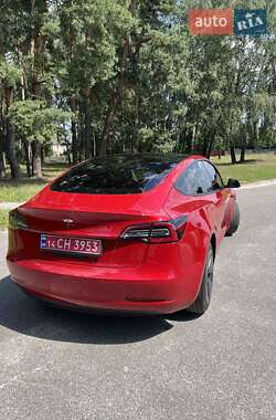 Седан Tesla Model 3 2022 в 