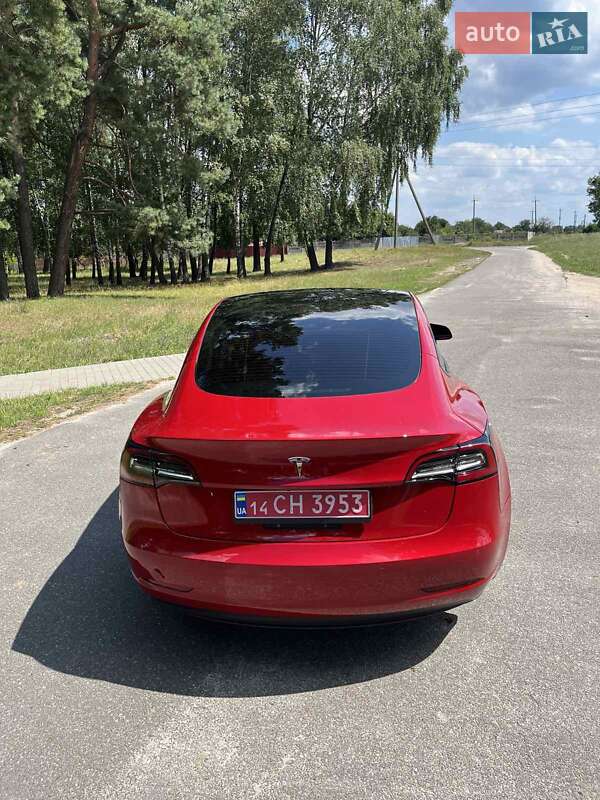 Седан Tesla Model 3 2022 в Макарове