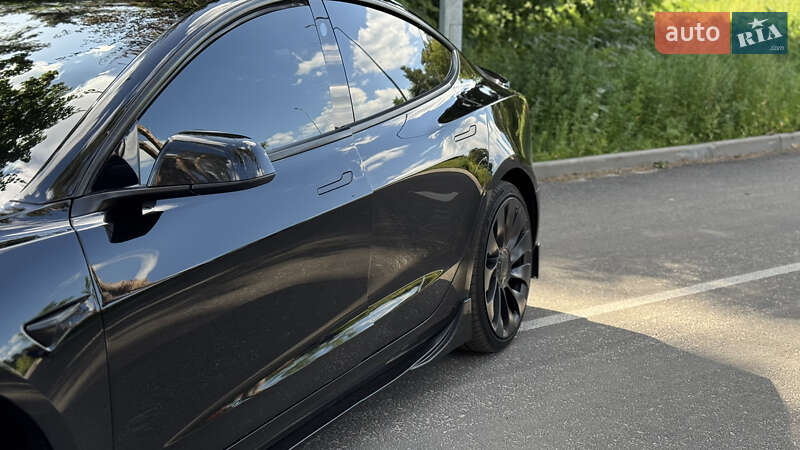 Седан Tesla Model 3 2021 в Житомирі