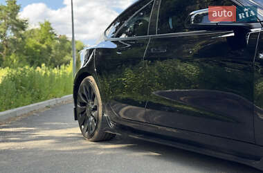 Седан Tesla Model 3 2021 в 
