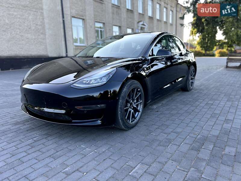 Седан Tesla Model 3 2019 в Тернополе