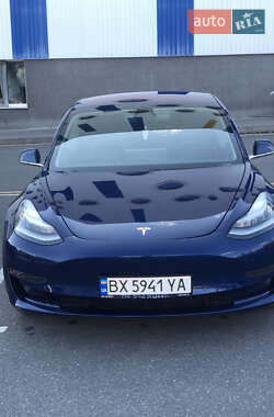 Седан Tesla Model 3 2018 в 