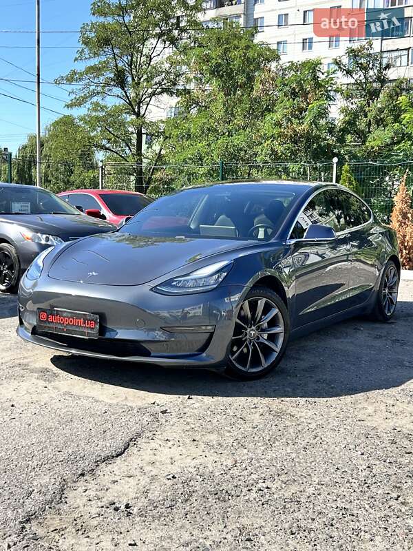 Седан Tesla Model 3 2018 в Сумах