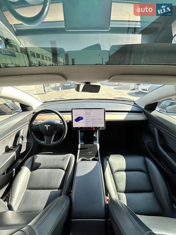 Седан Tesla Model 3 2018 в Сумах