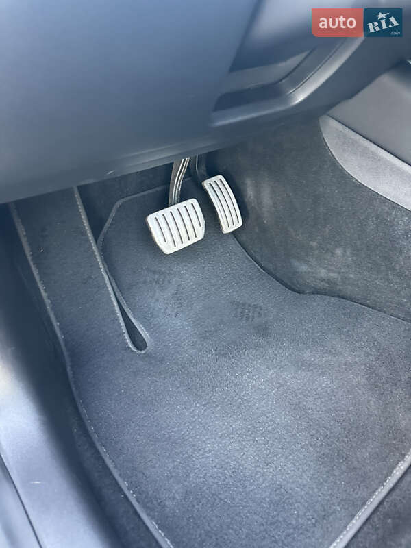 Седан Tesla Model 3 2019 в Києві