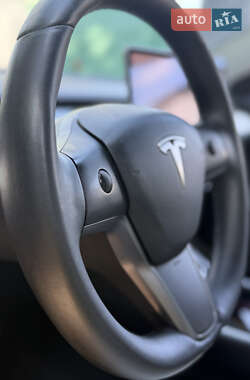 Седан Tesla Model 3 2019 в 