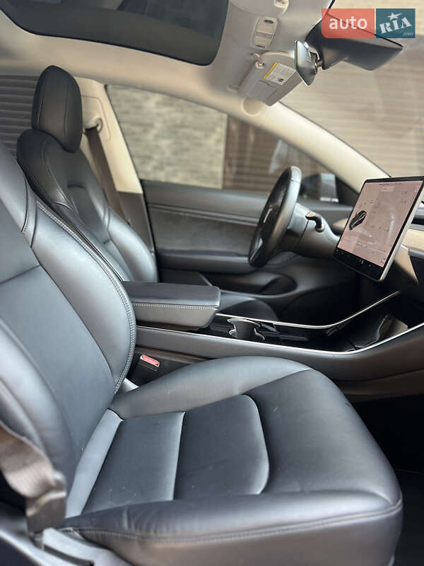 Седан Tesla Model 3 2018 в Хмельницком