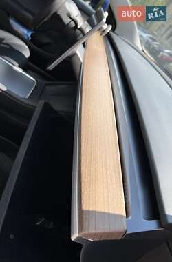 Седан Tesla Model 3 2023 в 