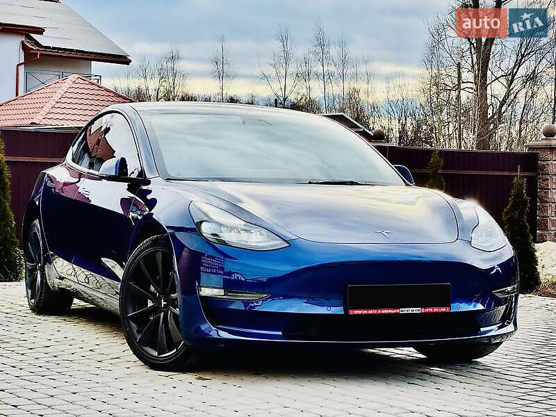 Седан Tesla Model 3 2022 в Києві