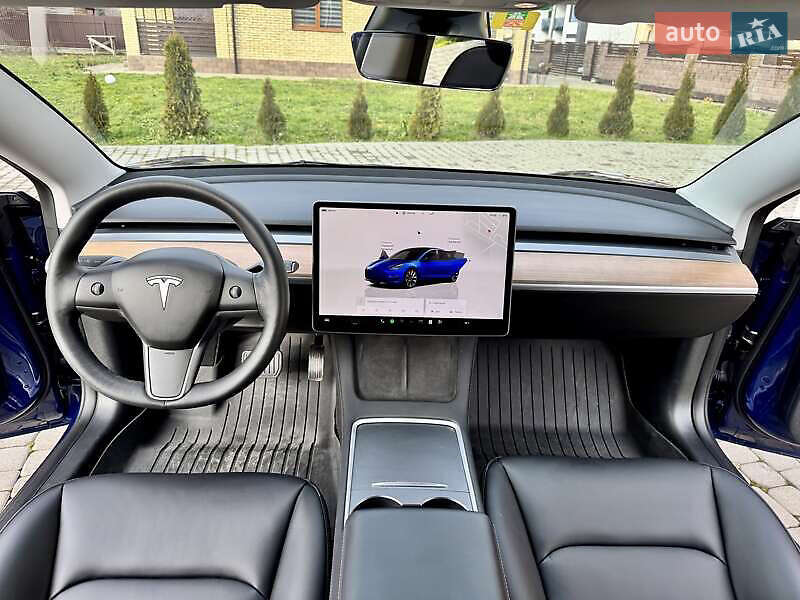 Седан Tesla Model 3 2022 в Києві