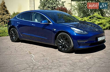 Седан Tesla Model 3 2019 в 