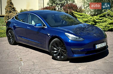 Седан Tesla Model 3 2019 в 