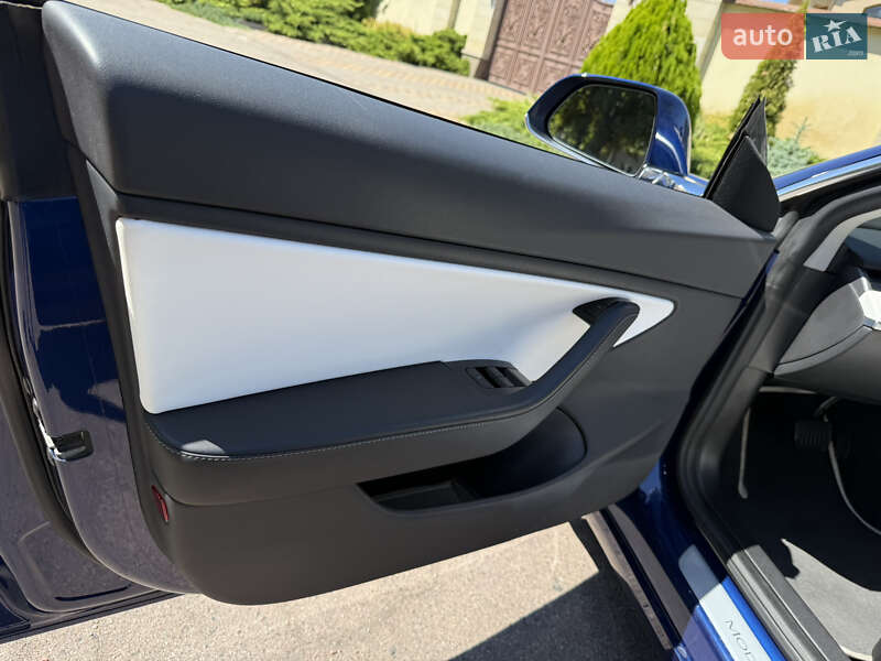 Седан Tesla Model 3 2019 в Днепре