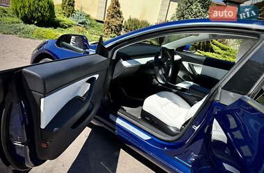 Седан Tesla Model 3 2019 в 