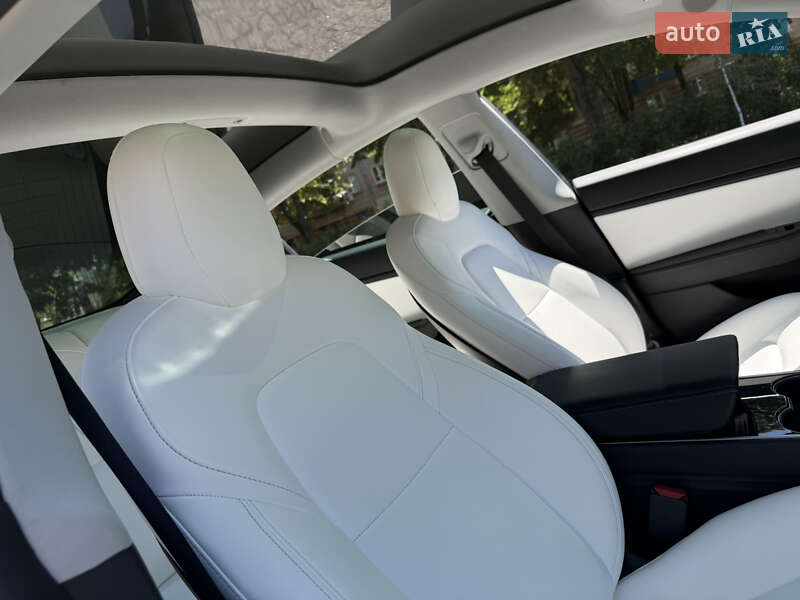 Седан Tesla Model 3 2019 в Днепре