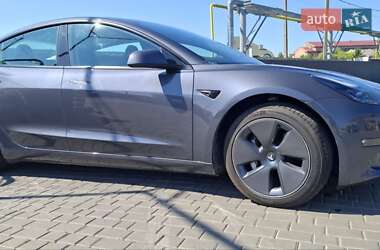 Седан Tesla Model 3 2023 в 