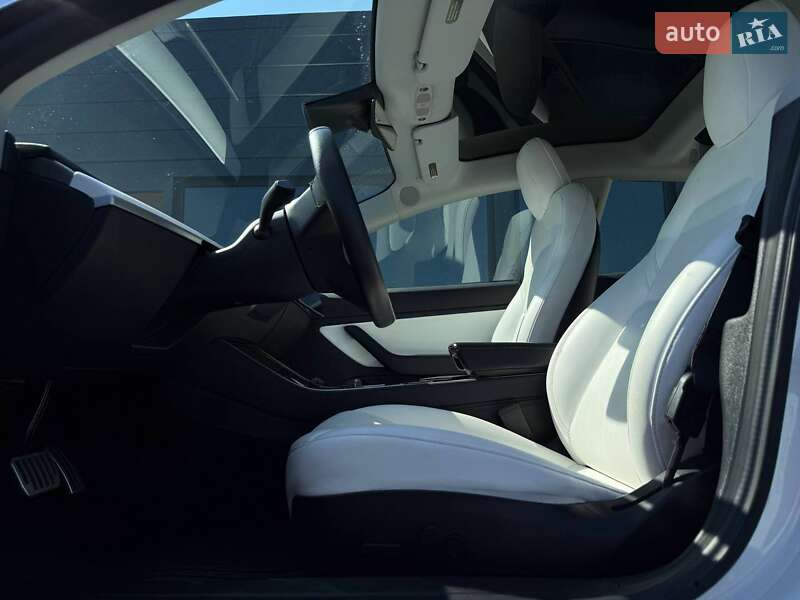 Седан Tesla Model 3 2019 в Рівному