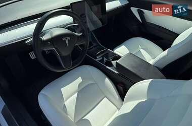 Седан Tesla Model 3 2019 в 
