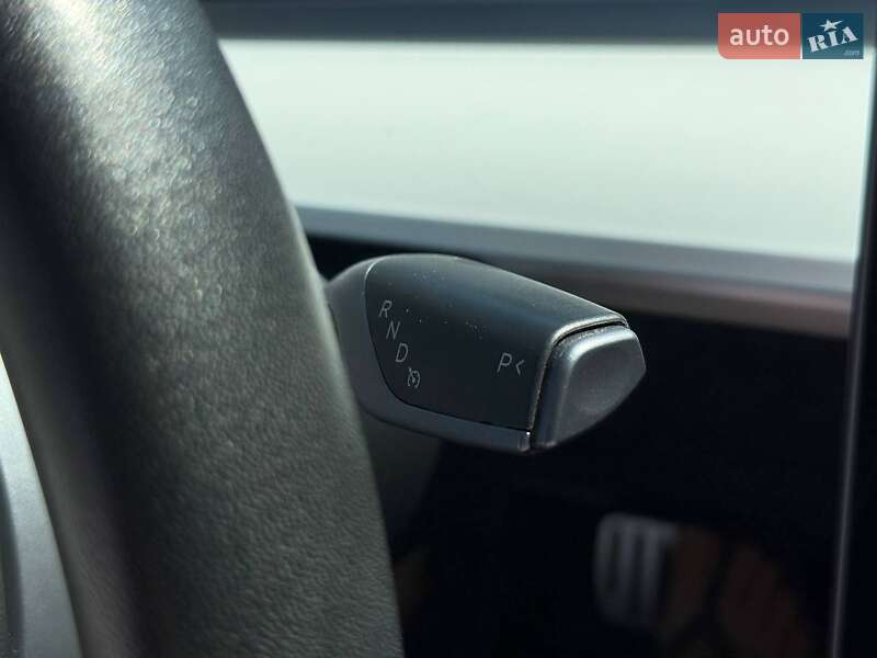 Седан Tesla Model 3 2019 в Рівному