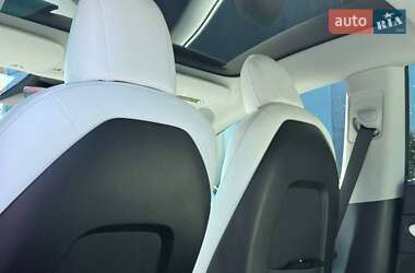 Седан Tesla Model 3 2019 в 
