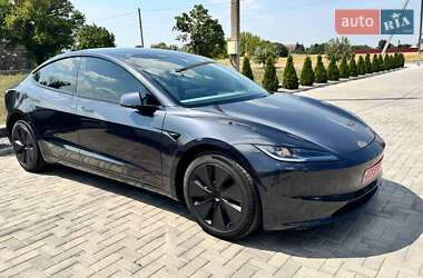 Седан Tesla Model 3 2024 в 