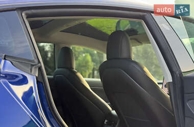 Седан Tesla Model 3 2019 в 