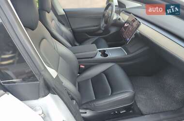 Седан Tesla Model 3 2019 в 