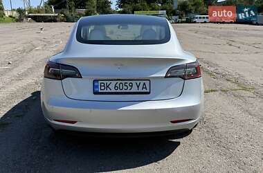 Седан Tesla Model 3 2018 в 