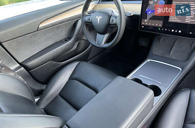 Седан Tesla Model 3 2021 в 