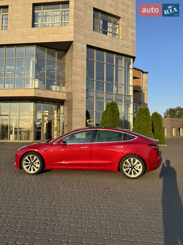Седан Tesla Model 3 2020 в Хмельницком