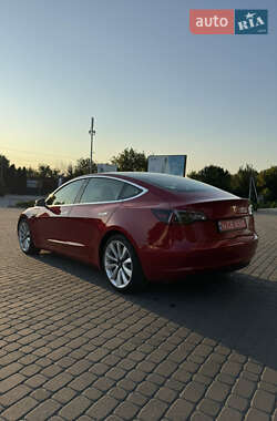 Седан Tesla Model 3 2020 в 