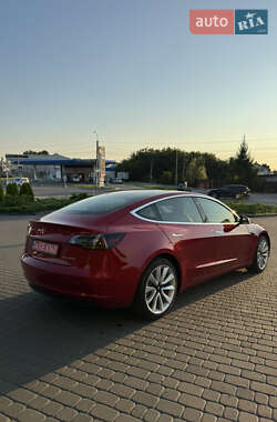 Седан Tesla Model 3 2020 в 