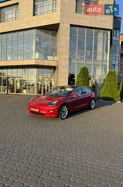 Седан Tesla Model 3 2020 в 