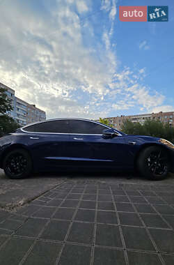 Седан Tesla Model 3 2018 в 