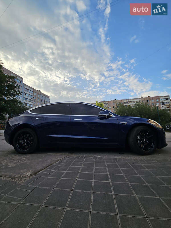 Седан Tesla Model 3 2018 в Запоріжжі